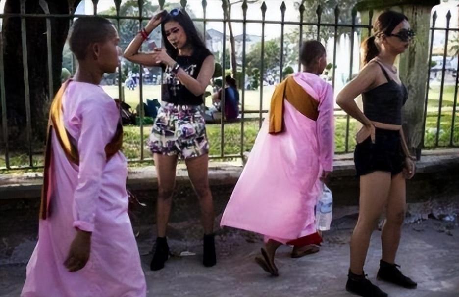 缅甸女孩非常“主动”，见到中国男游客就要伸手