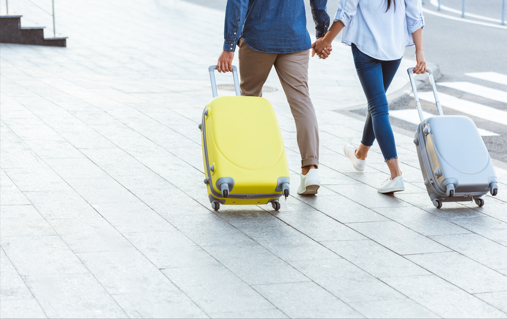 为什么出门旅游，外国人喜欢用背包，而中国人喜欢拖行李箱？
