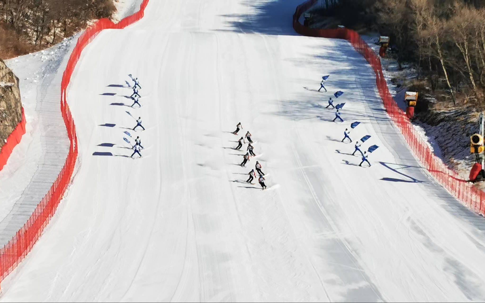 冬奥后首个冰雪季 国家高山滑雪中心冬奥赛道首次对外开放